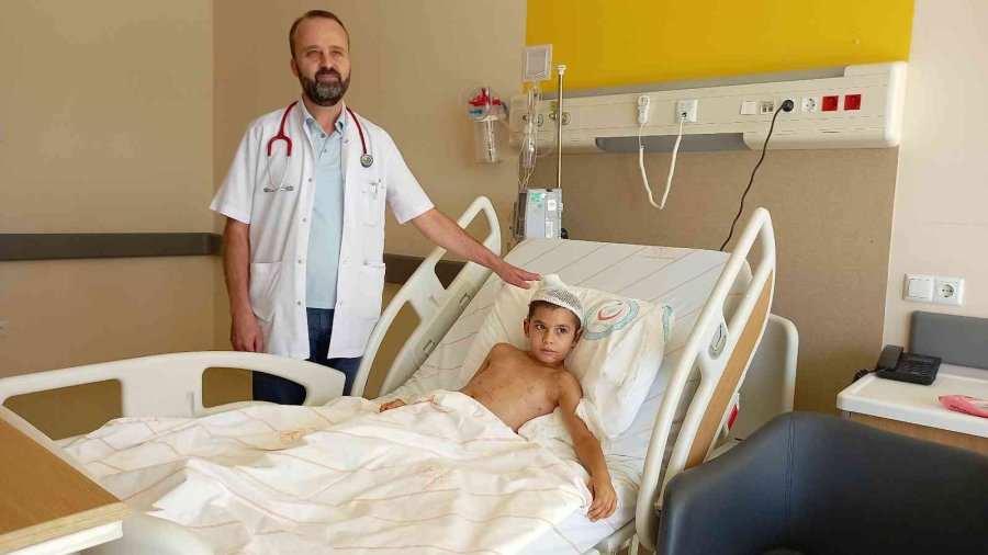 Köpeklerinin Saldırısı Sonucu Yaralanan Çocuk 22 Gün Sonra Taburcu Oldu