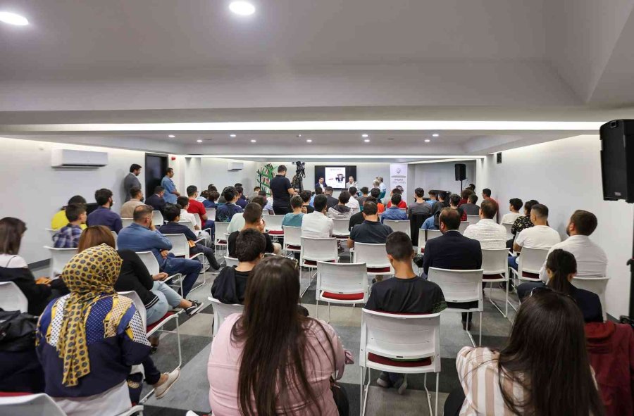 Gençlerle Kitap Sohbetleri’nde ‘türk Devlet Felsefesi’ Konuşuldu