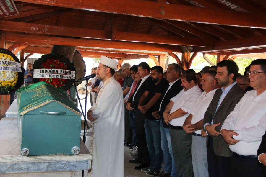 Türkiye Kasaplar Federasyonu Başkanı Yardımcı’nın Annesi Son Yolcuğuna Uğurlandı