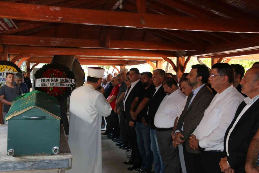 Türkiye Kasaplar Federasyonu Başkanı Yardımcı’nın Annesi Son Yolcuğuna Uğurlandı