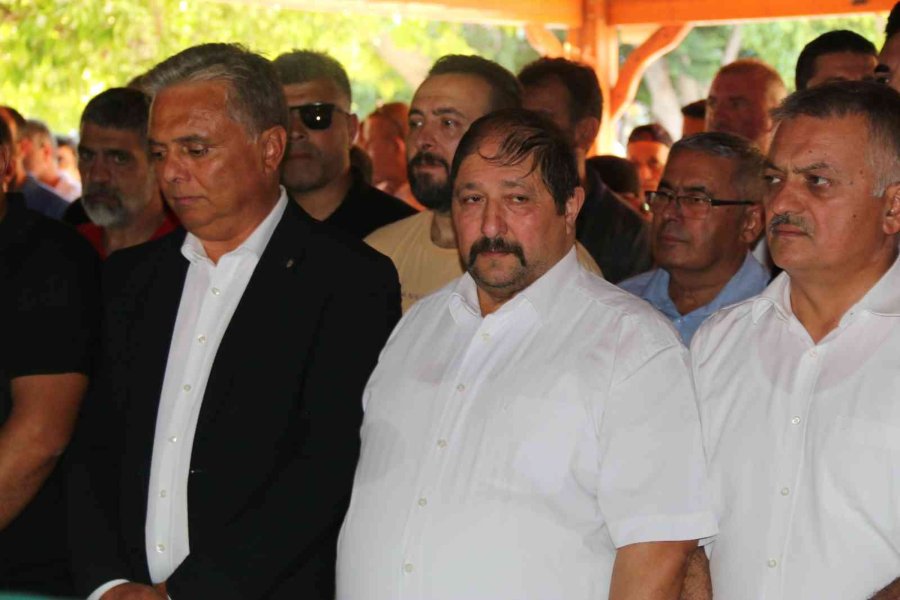 Türkiye Kasaplar Federasyonu Başkanı Yardımcı’nın Annesi Son Yolcuğuna Uğurlandı