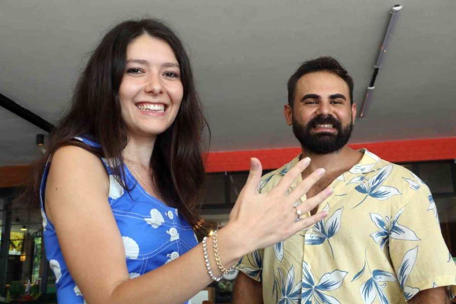 Avukattan Meslektaşına Narkotik Baskınlı Evlilik Teklifi