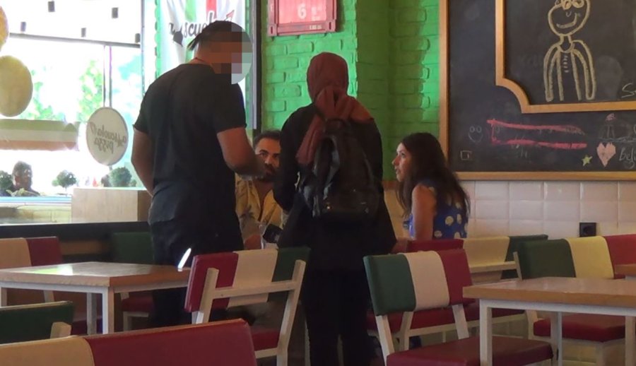 Avukattan Meslektaşına Narkotik Baskınlı Evlilik Teklifi