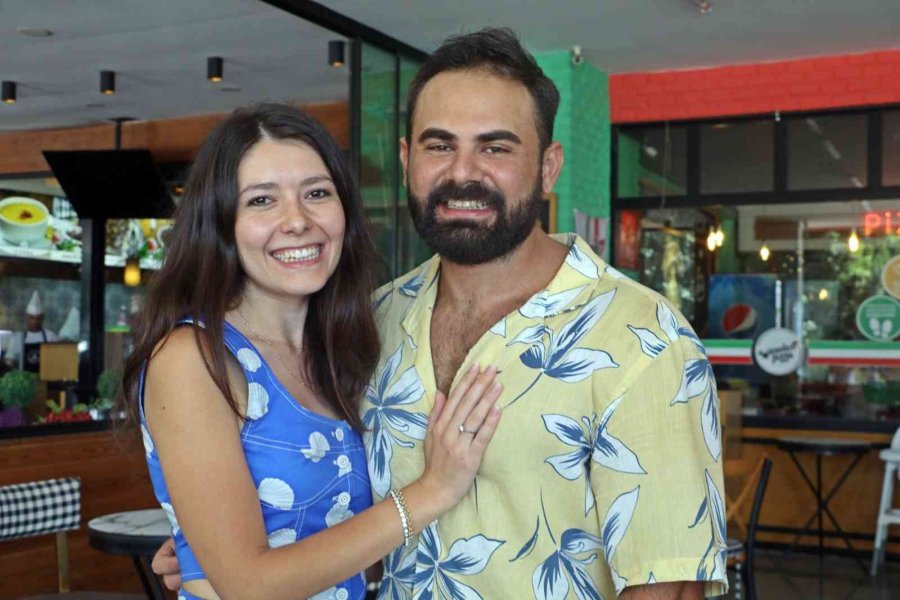 Avukattan Meslektaşına Narkotik Baskınlı Evlilik Teklifi