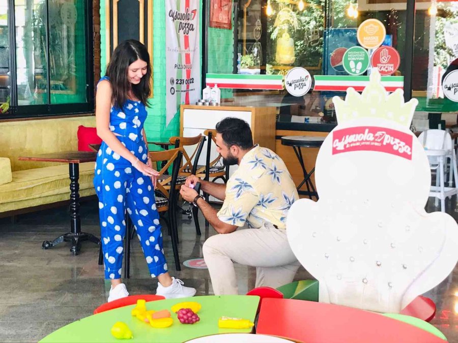 Avukattan Meslektaşına Narkotik Baskınlı Evlilik Teklifi