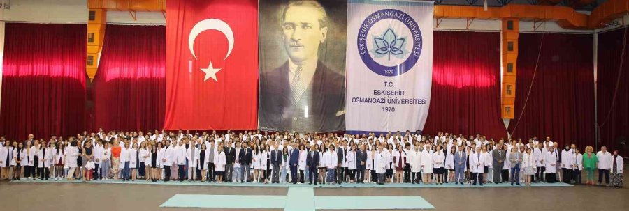 Esogü Tıp Fakültesi’nin Yeni Öğrencileri Beyaz Önlüklerini Giydi