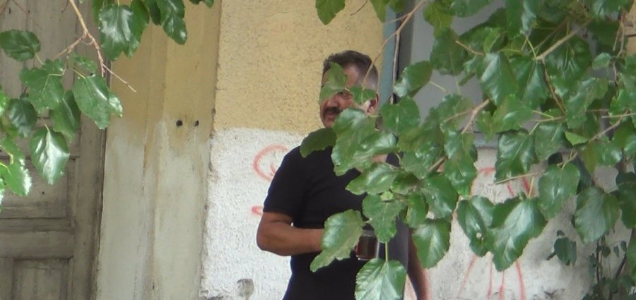 Yangını Çay İçerek İzledi