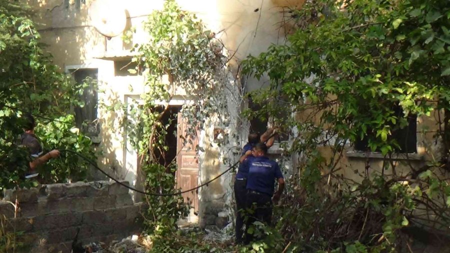 Yangını Çay İçerek İzledi