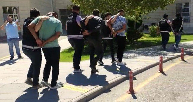 Konya’da Uyuşturucu Sevkiyatı Yapan 13 Kişi Gözaltına Alındı