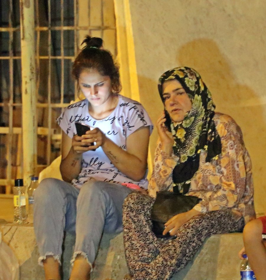 Kayıp Gencin Kanalizasyonda Elektik Akımına Kapıldığı İhbarı Ekipleri Alarma Geçirdi