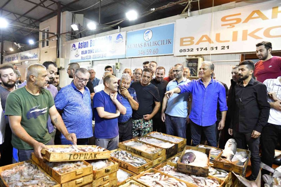 Sezonu Açan Antalya’da Balıkçı Barınağında İlk Balık Mezadı Dualarla Yapıldı