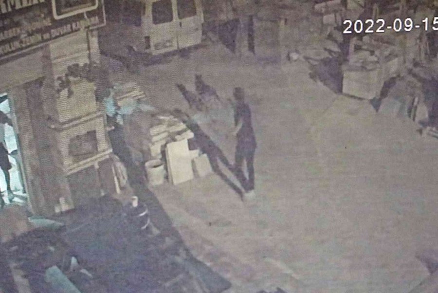 Antalya’da Akıl Almaz Olay, Tartıştığı Arkadaşına Sinirlenip Aynı İsmi Taşıyan Köpeği Vurdu