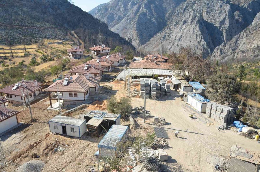 Antalya’da Orman Yangını Sonrası Devlet Adeta Yeni Bir Köy İnşa Etti