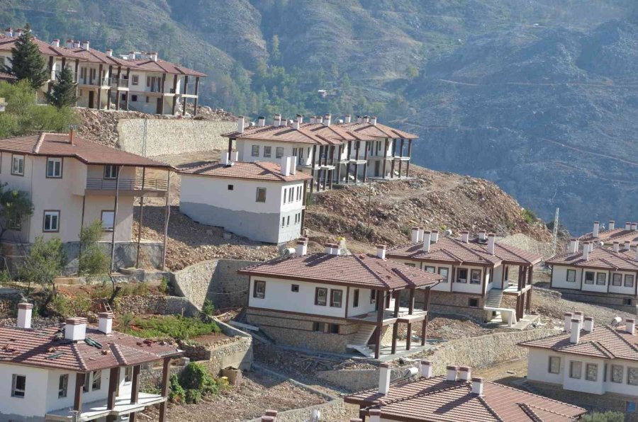 Antalya’da Orman Yangını Sonrası Devlet Adeta Yeni Bir Köy İnşa Etti