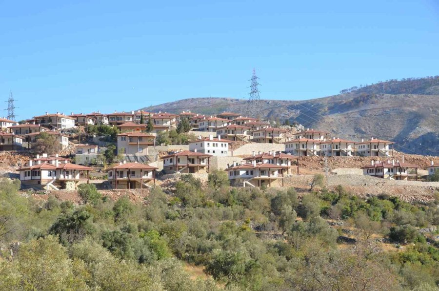 Antalya’da Orman Yangını Sonrası Devlet Adeta Yeni Bir Köy İnşa Etti