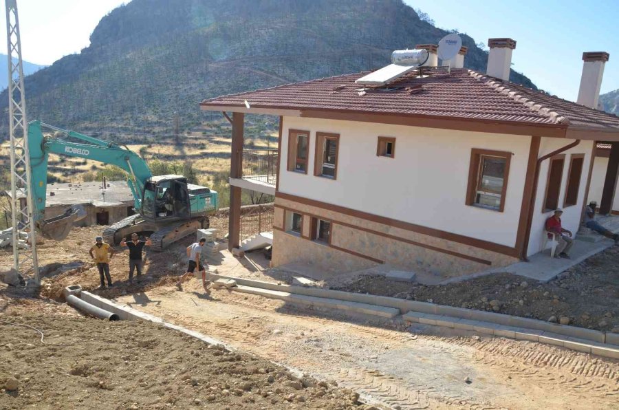 Antalya’da Orman Yangını Sonrası Devlet Adeta Yeni Bir Köy İnşa Etti