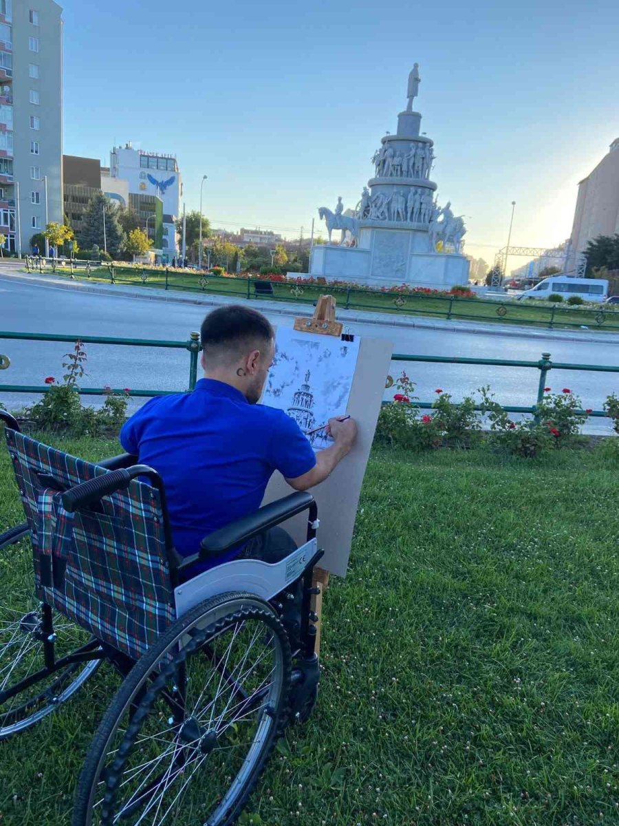 Cam Kemik Hastalarına Rol Model Olmak İstiyor