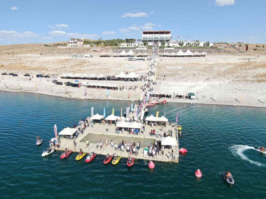 Kayseri’de Türkiye Su Jeti Ve Flyboard Şampiyonası Finali Nefes Kesti