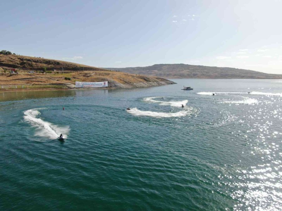 Kayseri’de Türkiye Su Jeti Ve Flyboard Şampiyonası Finali Nefes Kesti