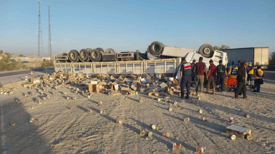 Konya’da Kontrolden Çıkan Tır Devrildi: 2 Yaralı
