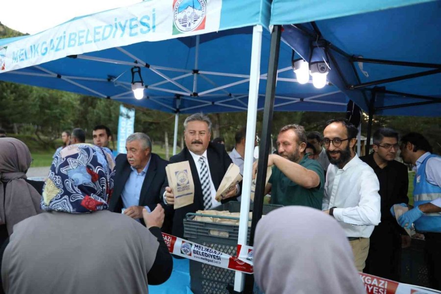 Başkan Dr. Palancıoğlu: “erciyes Dağımızın Giriş Kapısı Olan Şirin Hisarcık Mahalle Halkı İle Beraberdik’’