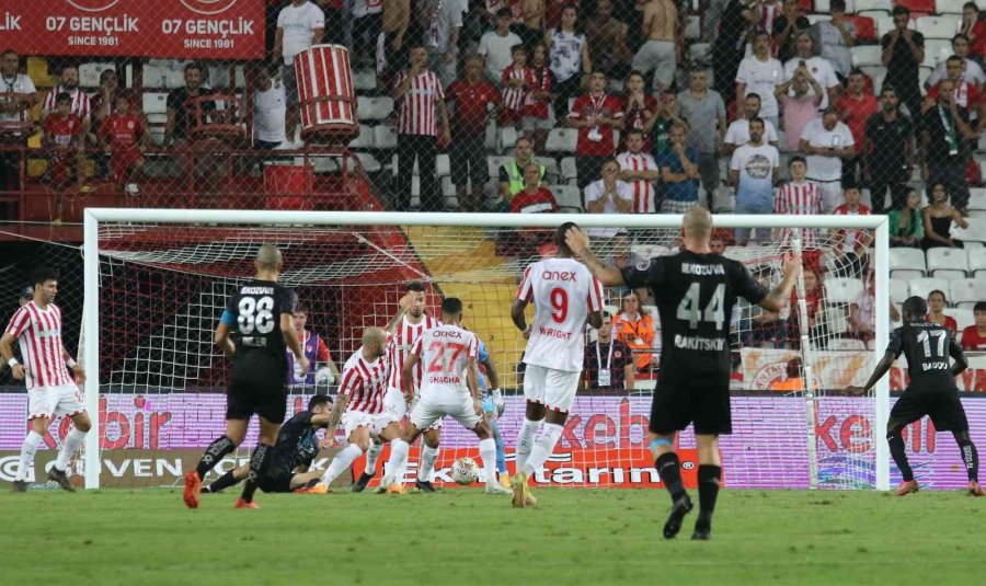 Spor Toto Süper Lig: Ft Antalyaspor: 0 - Adana Demirspor: 1 (ilk Yarı)