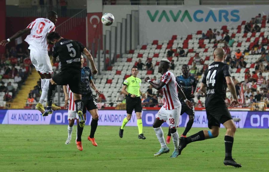 Spor Toto Süper Lig: Ft Antalyaspor: 0 - Adana Demirspor: 1 (ilk Yarı)