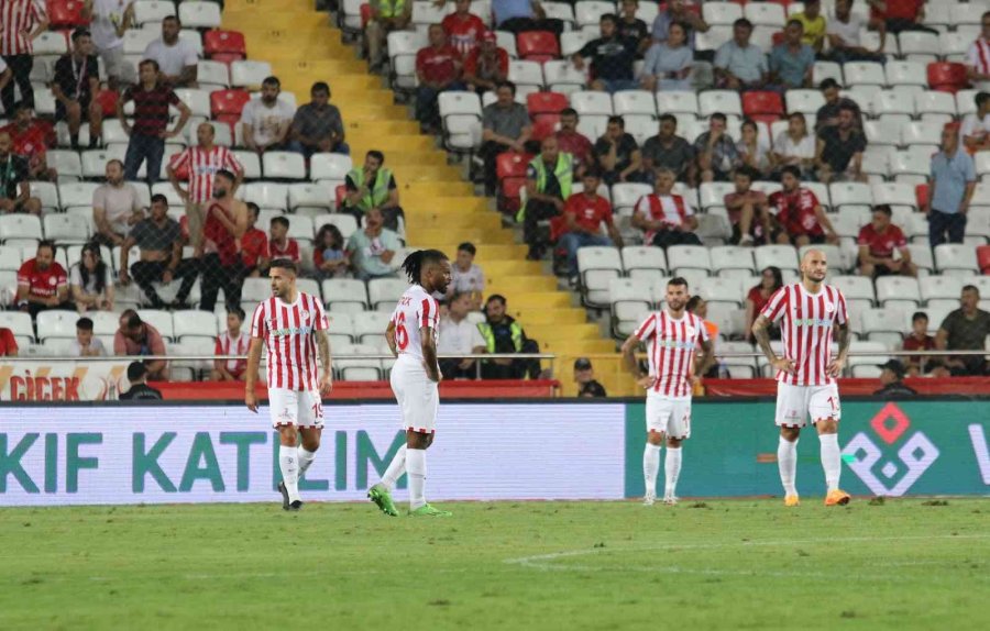Spor Toto Süper Lig: Ft Antalyaspor: 0 - Adana Demirspor: 1 (ilk Yarı)