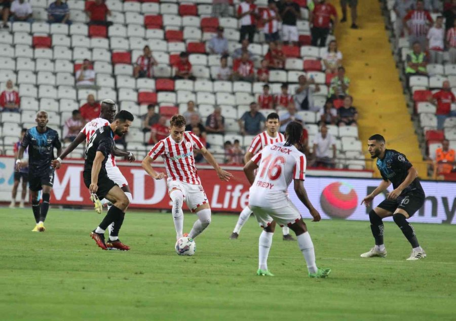 Spor Toto Süper Lig: Ft Antalyaspor: 0 - Adana Demirspor: 1 (ilk Yarı)