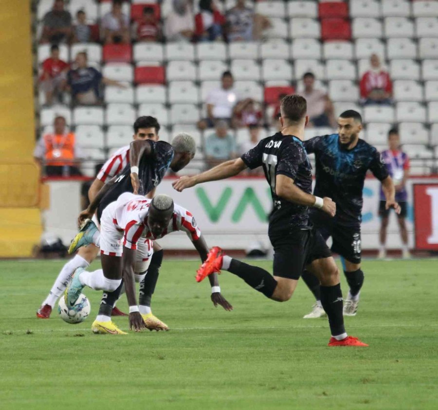 Spor Toto Süper Lig: Ft Antalyaspor: 0 - Adana Demirspor: 1 (ilk Yarı)