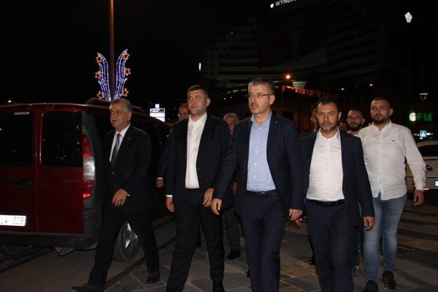 Ak Parti İl Teşkilatı’ndan Miting Öncesi Mhp’ye Ziyaret