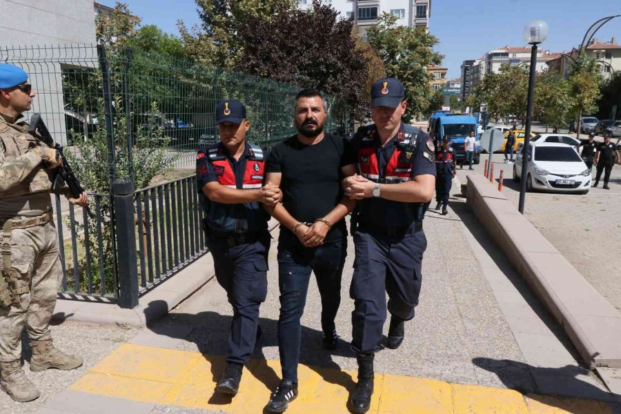 Cinayet Şüphelileri Komandolar Eşliğinde Adliyeye Sevk Edildi