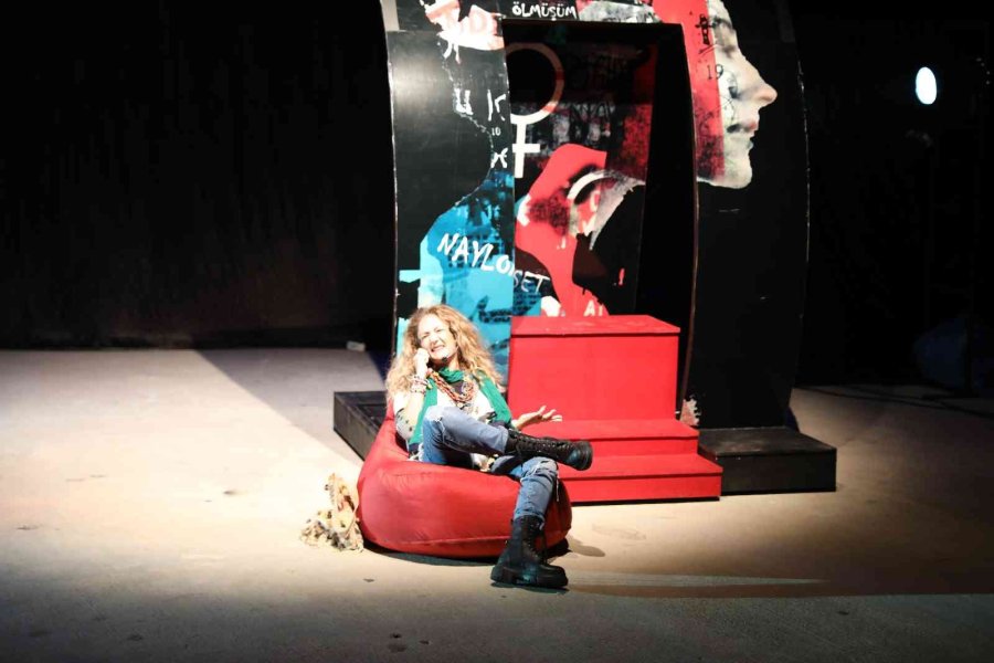 Alanya Belediye Tiyatrosu Yeni Sezonu Açık Havada Açtı