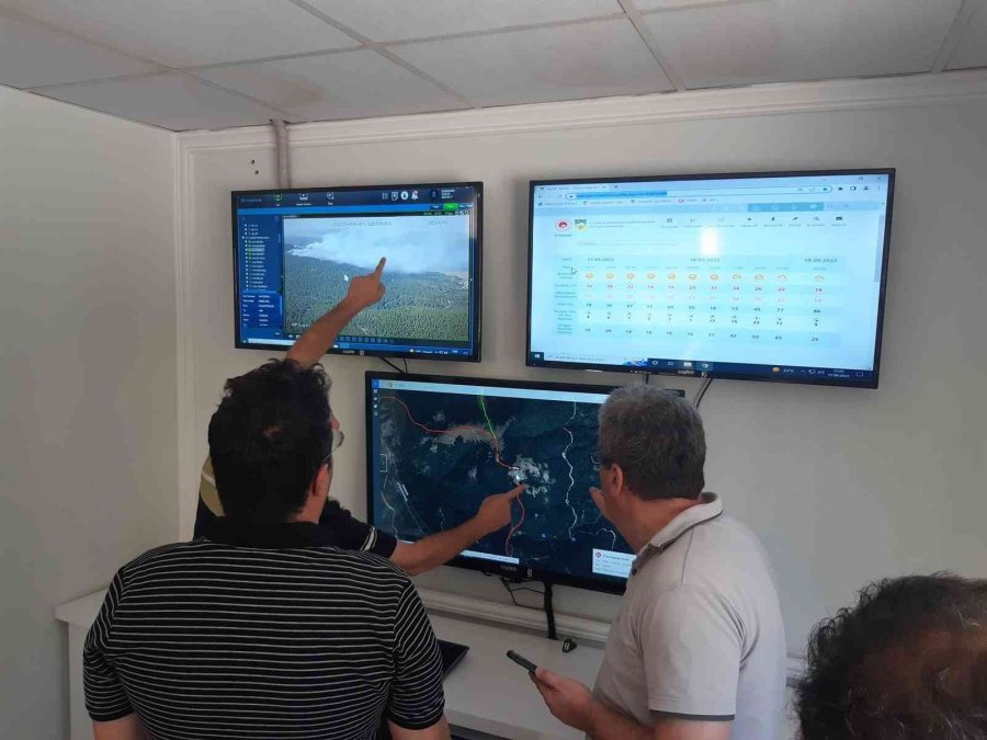 Eskişehir’deki Yangında 10 Hektarlık Meşe Ve Karaçam Ormanı Zarar Gördü