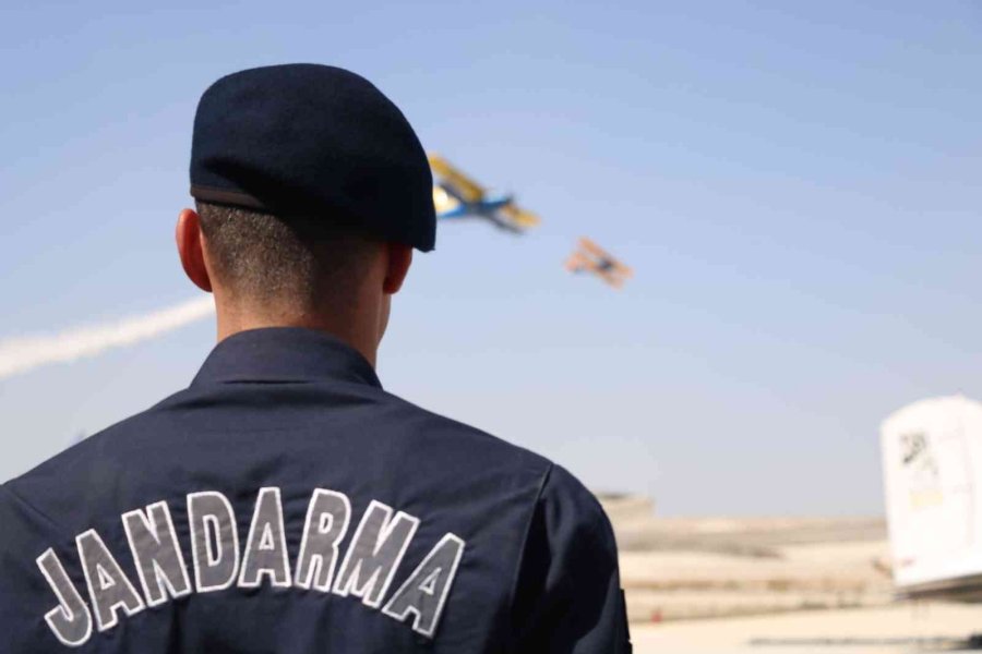 Sivrihisar Hava Gösterileri’nde Jandarma Adeta Kuş Uçurtmadı