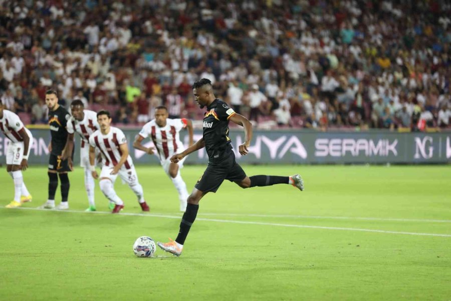 Bernard Mensah İlk Golünü Attı