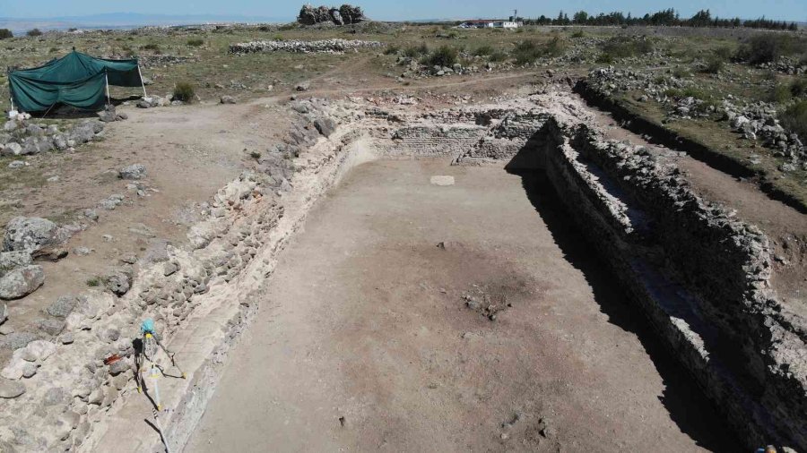 Karacahisar Kalesi’ndeki Hayati Yapının Yüzde 90’ı Açığa Çıktı