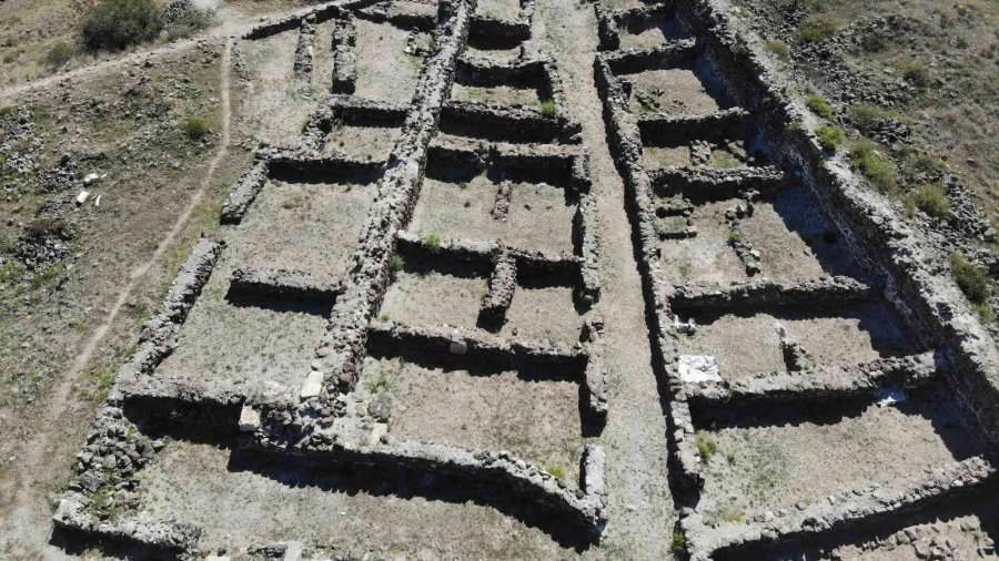 Karacahisar Kalesi’ndeki Hayati Yapının Yüzde 90’ı Açığa Çıktı