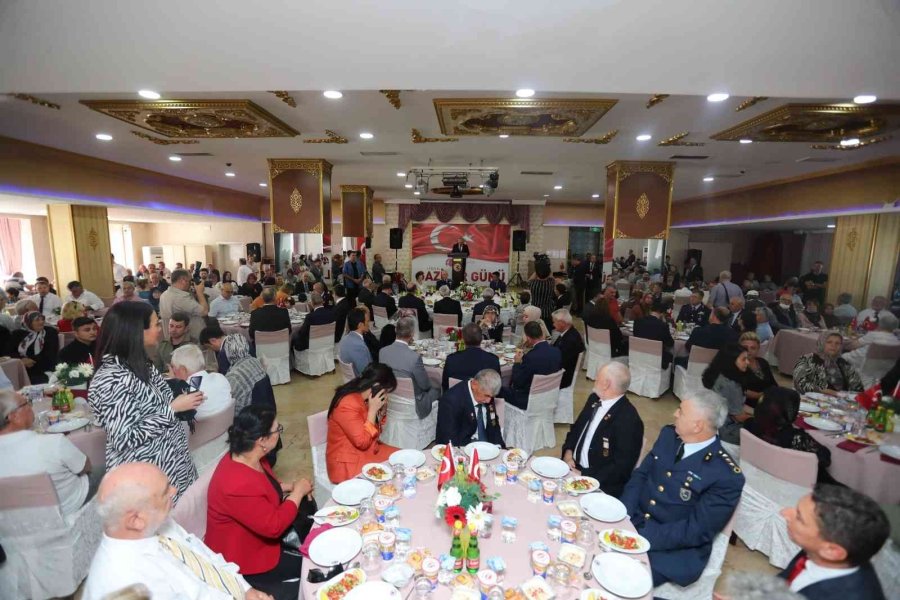 Eskişehir’de Gaziler Onuruna Yemek Programı Düzenlendi
