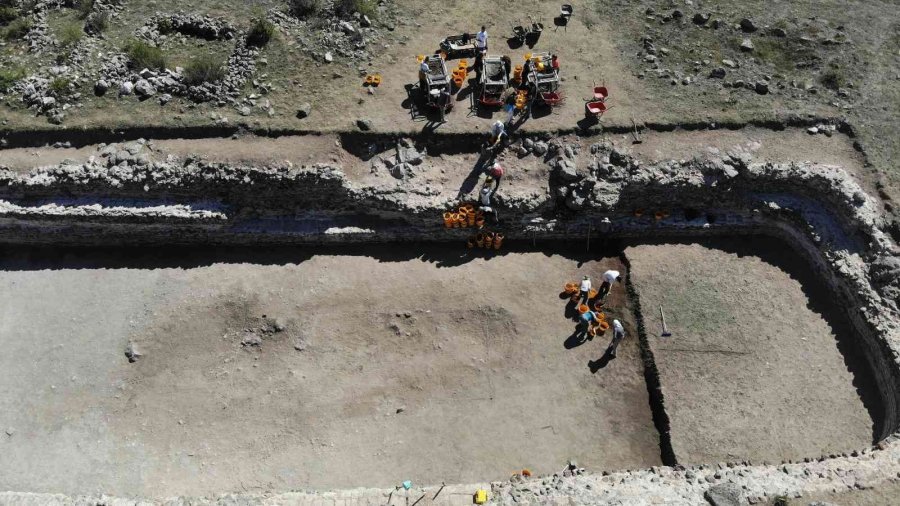 Karacahisar Kalesi’ndeki Hayati Yapının Yüzde 90’ı Açığa Çıktı