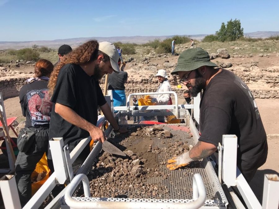 Karacahisar Kalesi’ndeki Hayati Yapının Yüzde 90’ı Açığa Çıktı