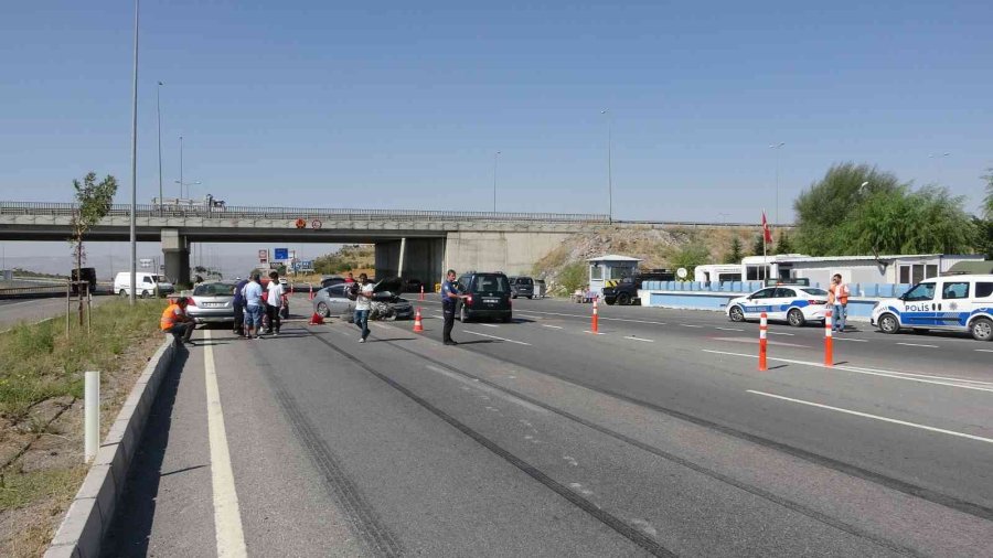 Kayseri’de 4 Araçlı Zincirleme Kaza: 4 Yaralı