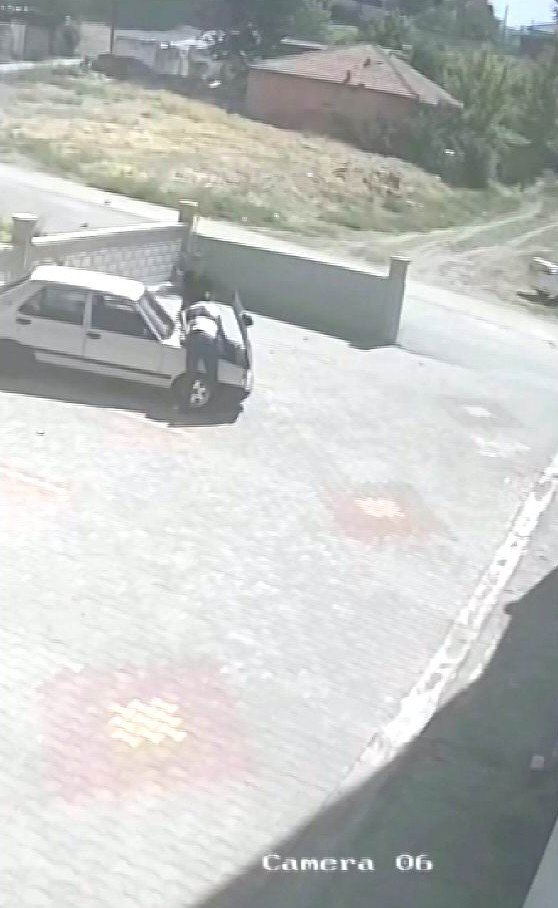 Önce Çaldılar, Sonra Parçaladılar