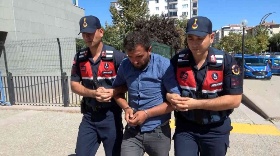 Hem Çaldı Hem De “yanımda Mıydın” Diye Tepki Gösterdi