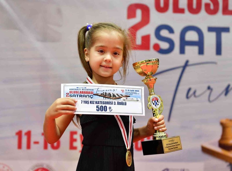 Konyaaltı’nda Uluslararası Satranç Turnuvası Sona Erdi