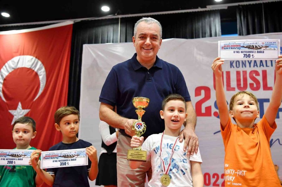 Konyaaltı’nda Uluslararası Satranç Turnuvası Sona Erdi