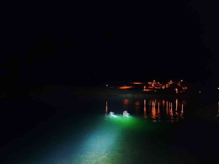 Serinlemek İçin Gölete Giren Genç Hayatını Kaybetti