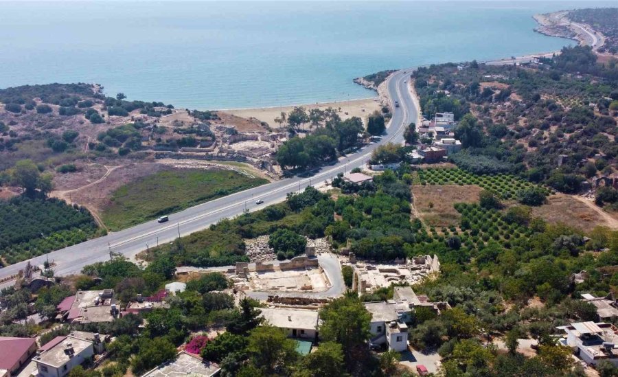 11 Bin Seramik Parçası Tek Tek Elden Geçiyor Turizme Kazandırılıyor