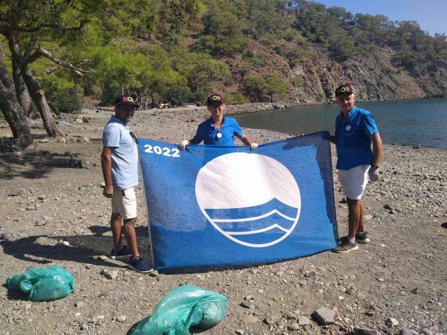 Kemer’deki Kıyı Temizliğinde 650 Kilo Çöp Toplandı
