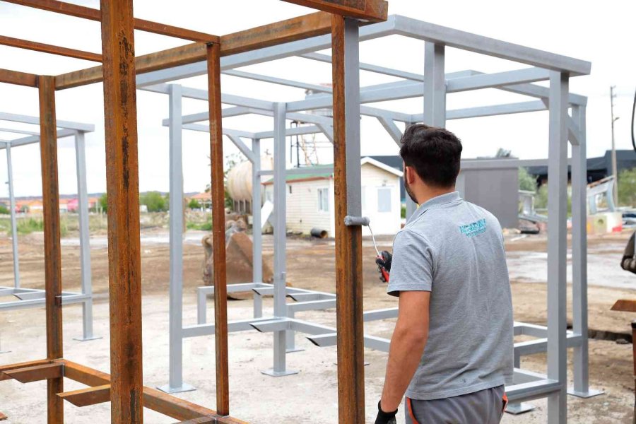 Aksaray Belediyesi Otobüs Durakları Kendi Atölyelerinde Üretiyor